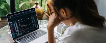 femme trading crypto